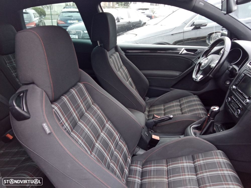 VW Golf 2.0 GTI - 26