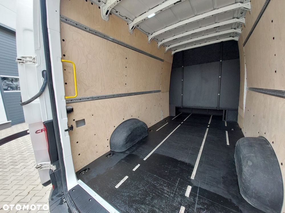 Volkswagen Crafter Maxi - 13