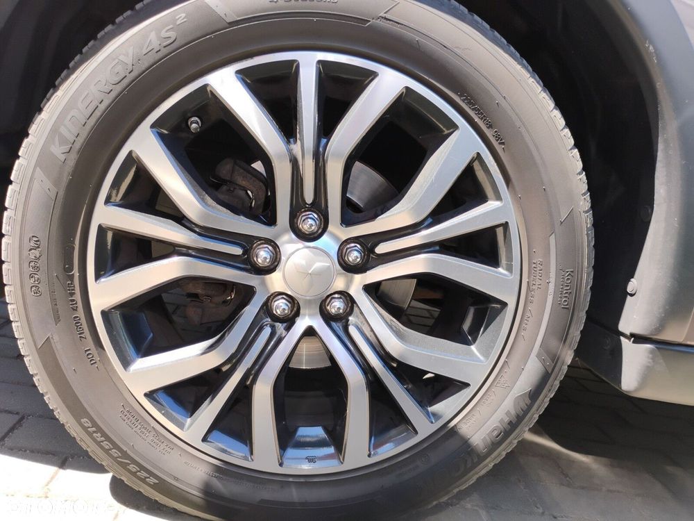 Mitsubishi Outlander 2.0 Intense 4WD CVT - 11