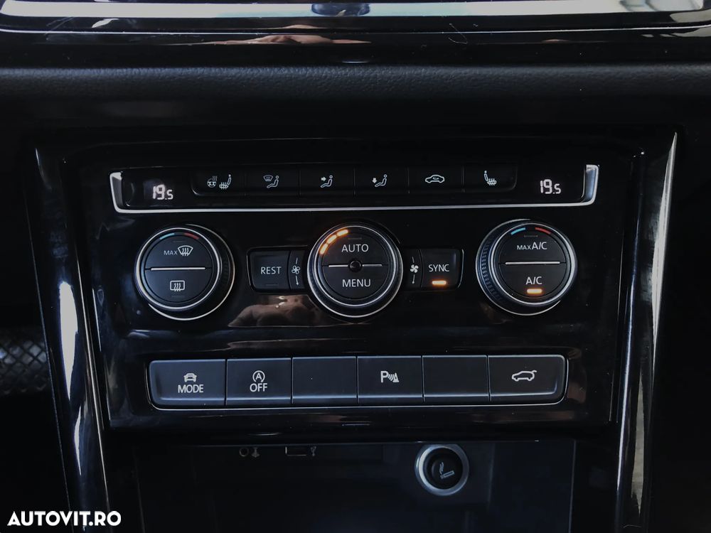 Volkswagen Touran 2.0 TDI DSG Highline - 23