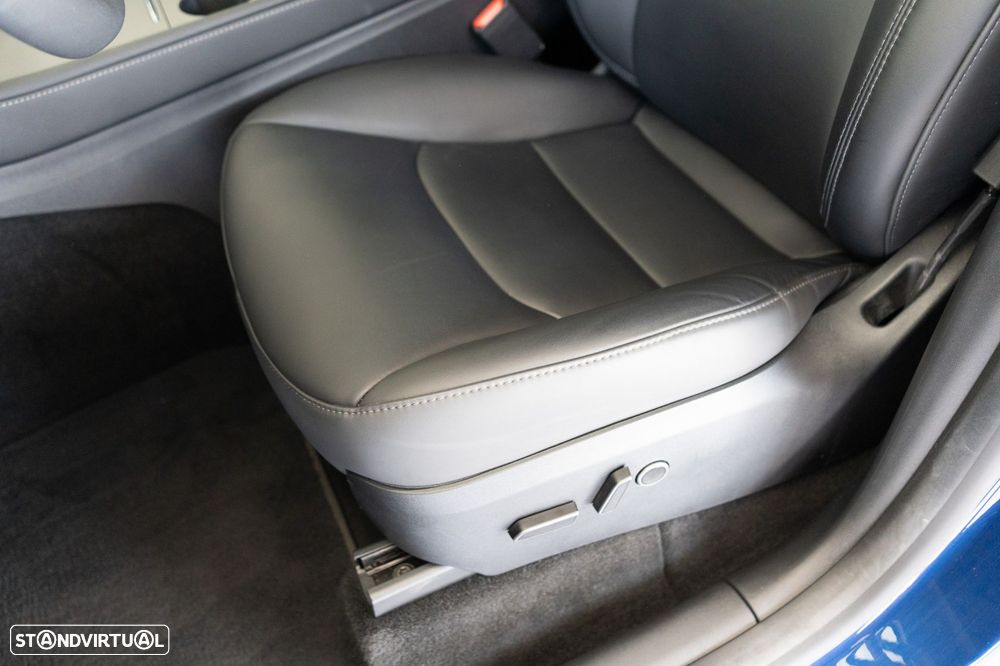 Tesla Model Y Standard RWD - 6