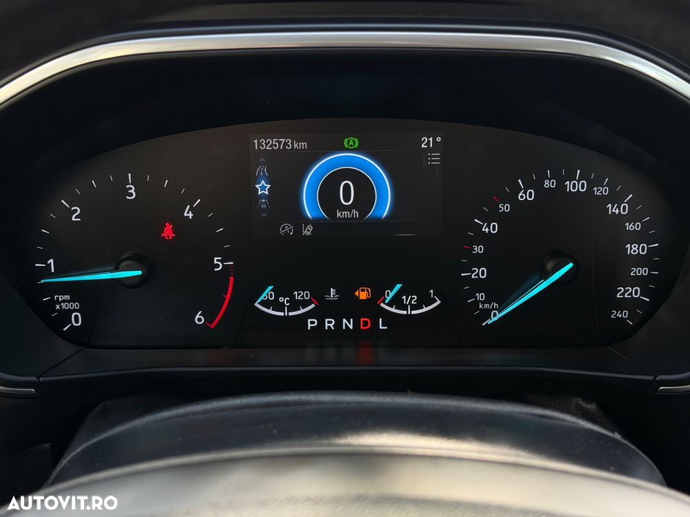 Ford Focus 1.5 TDCi Powershift Titanium - 23