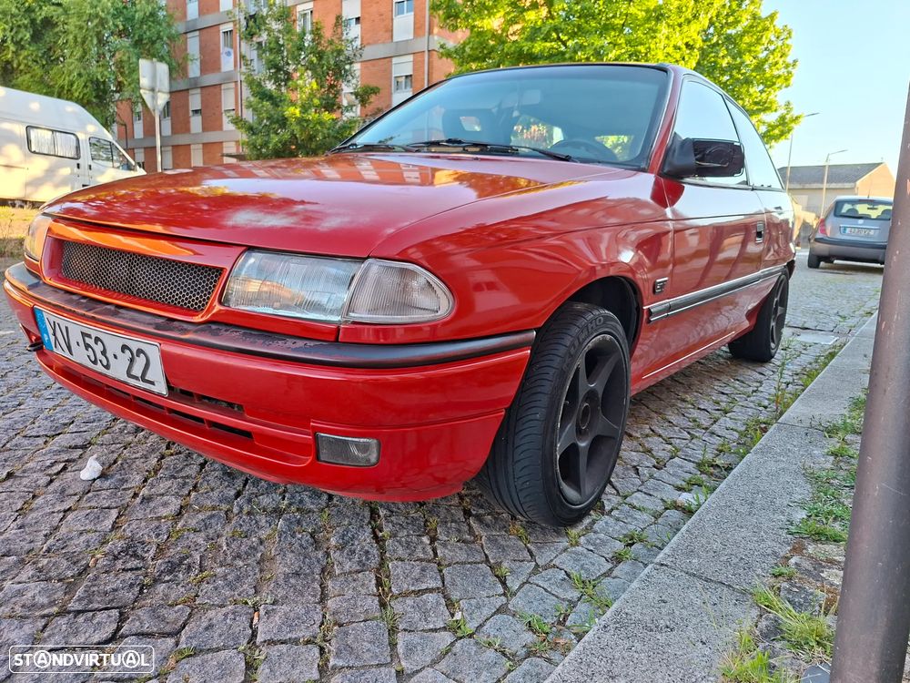 Opel Astra 1.4i GT - 2