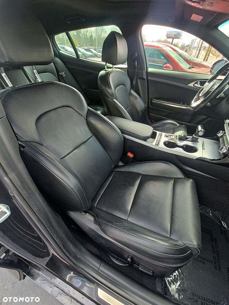 Kia Stinger 2.0 T-GDI GT Line - 12