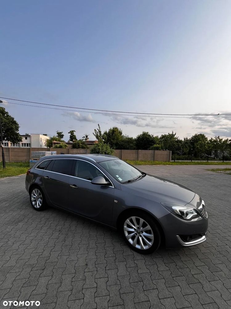 Opel Insignia ver-sports-tourer-1-6-diesel-automatik-ultimate-120-jahre - 1