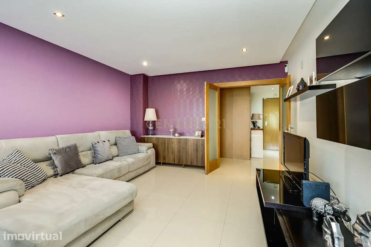 Excelente apartamento T1 na Amadora (Atalaia) com BOX - Grande imagem: 3/21