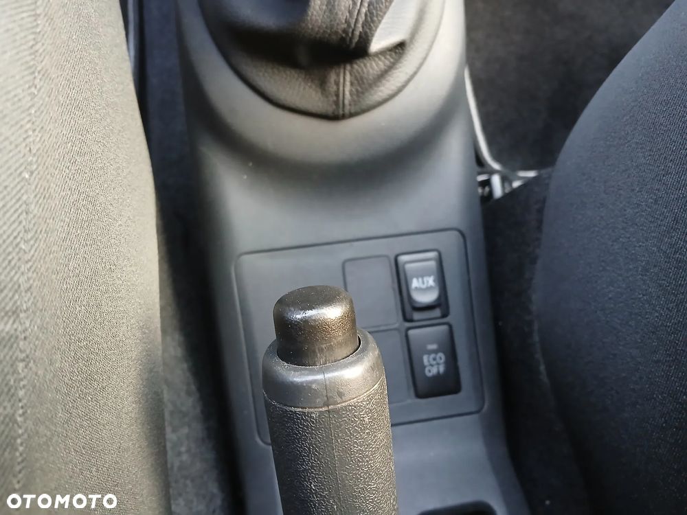 Toyota Yaris 1.33 Sol - 22