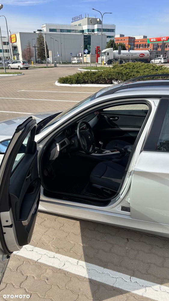 BMW Seria 3 318i - 18