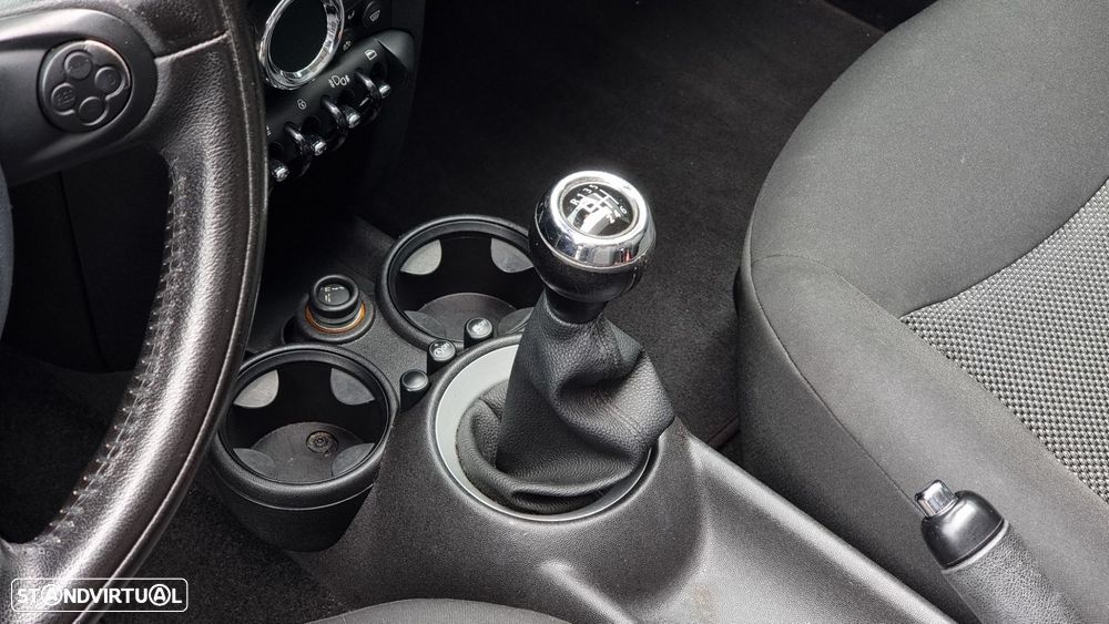 MINI Cabrio Cooper D - 14