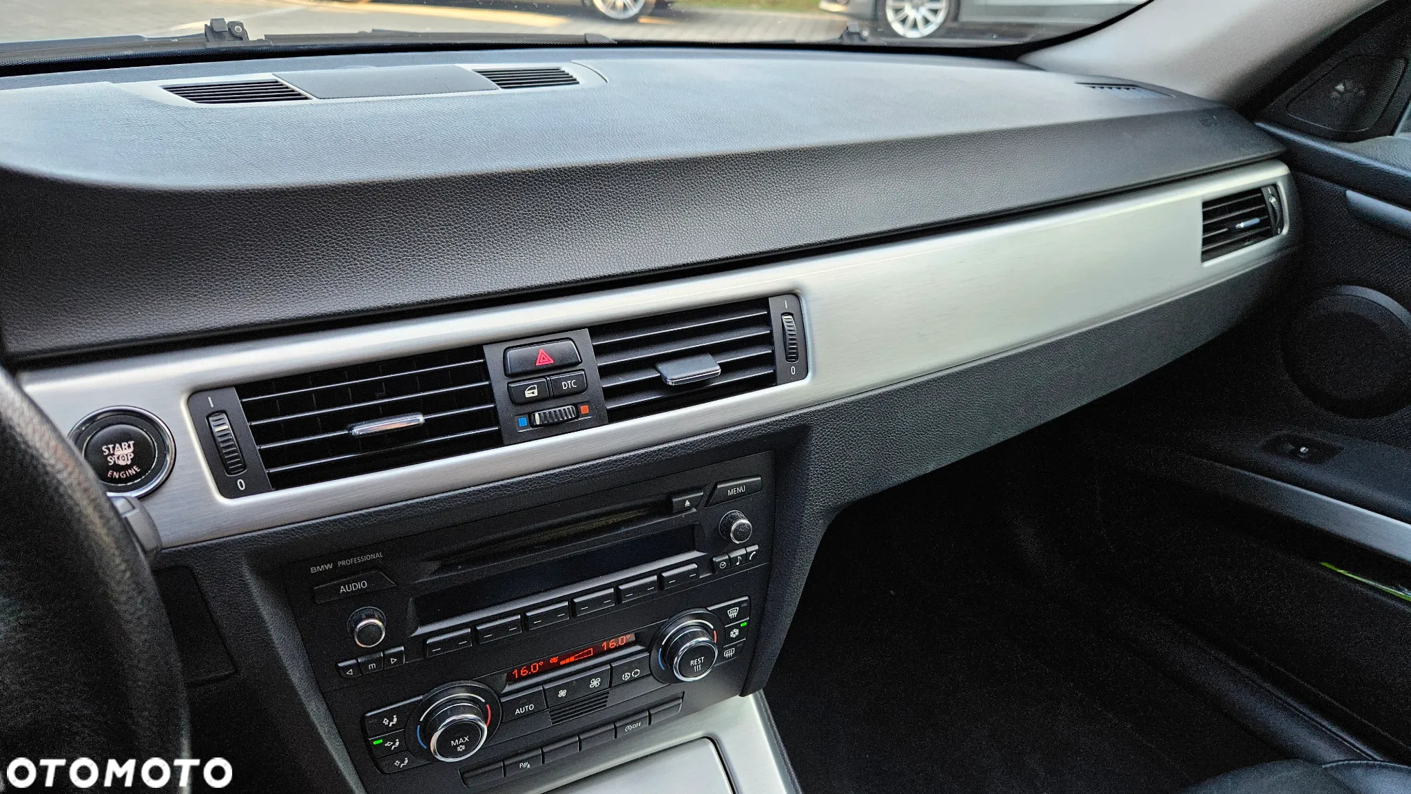 BMW Seria 3 320d Coupe - 28