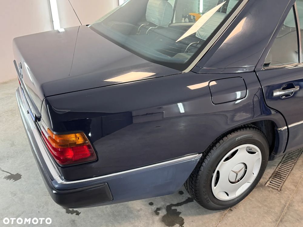 Mercedes-Benz W124 (1984-1993) - 17