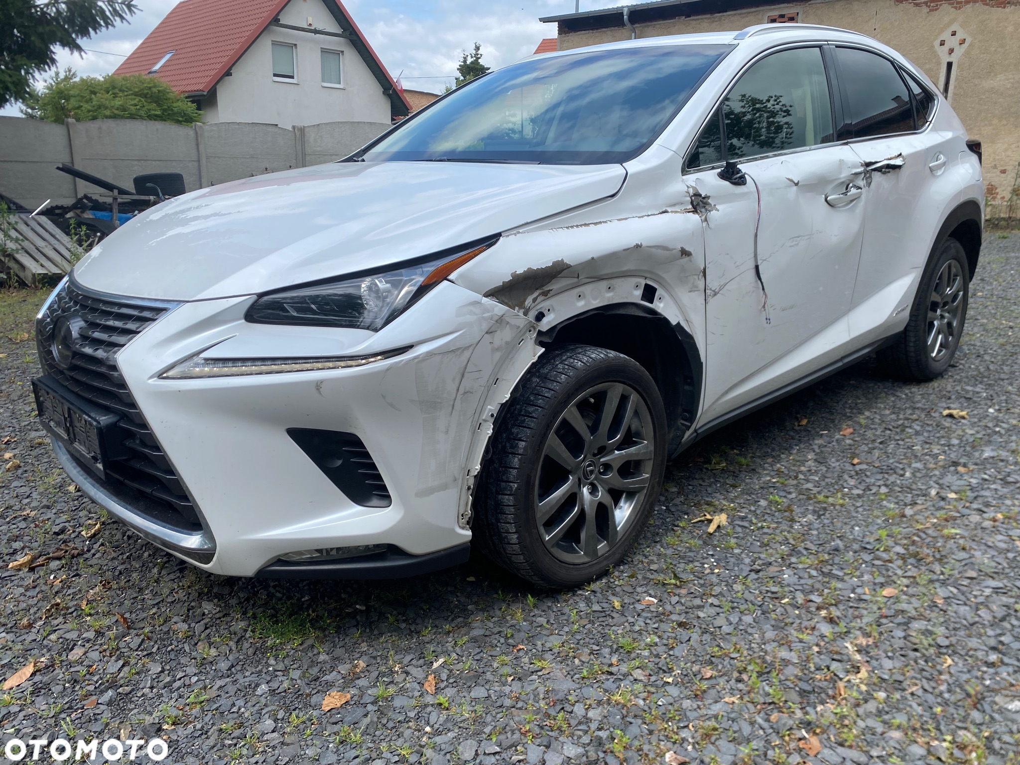 Lexus NX - 3