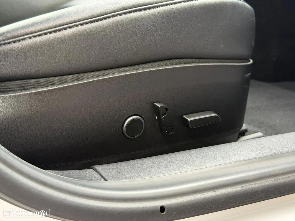 Tesla Model 3 Standard Range Plus RWD — fotografia 32