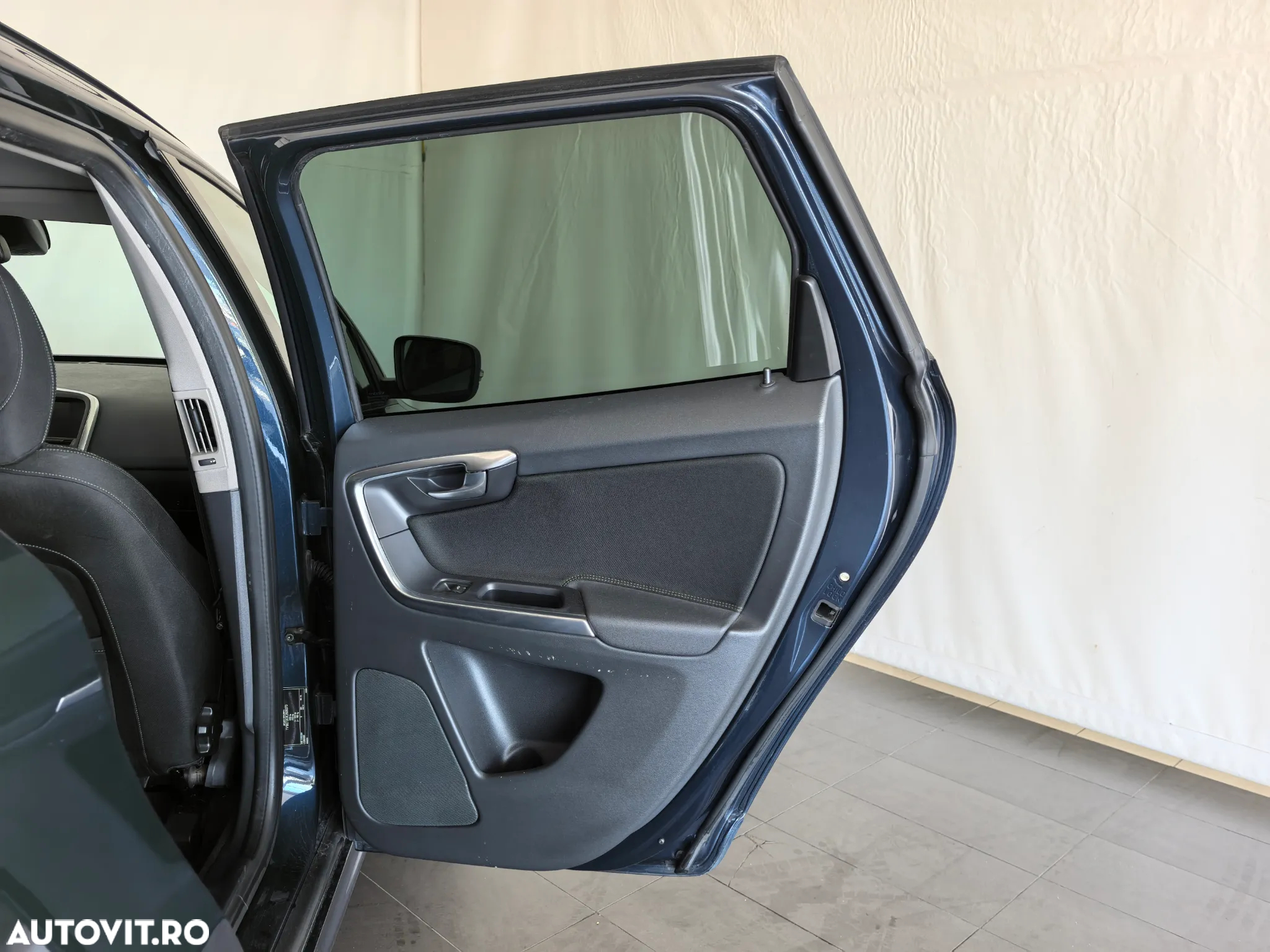 Volvo XC 60 D4 VEA Start-Stop Momentum - 24