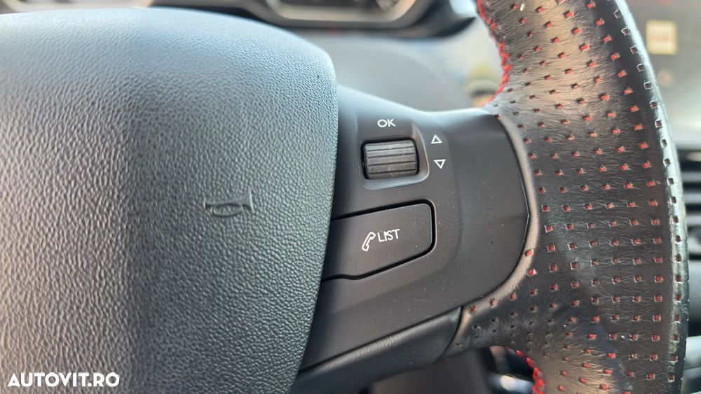Peugeot 2008 1.2 PureTech Turbo GT-Line - 14