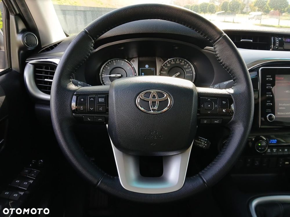 Toyota Hilux 2.8 D-4D Double Cab SR5 4x4 - 30