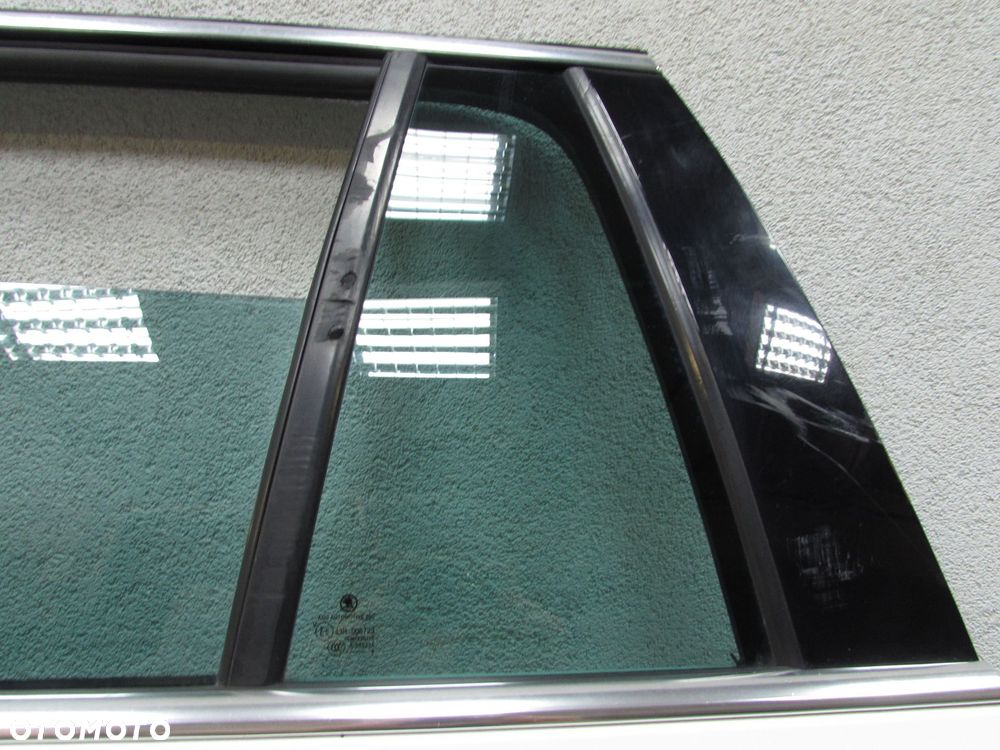 SKODA OCTAVIA III KOMBI 13-19 DRZWI TYL LEWE KOMPLETNE LF9E 5E9833311 - 7