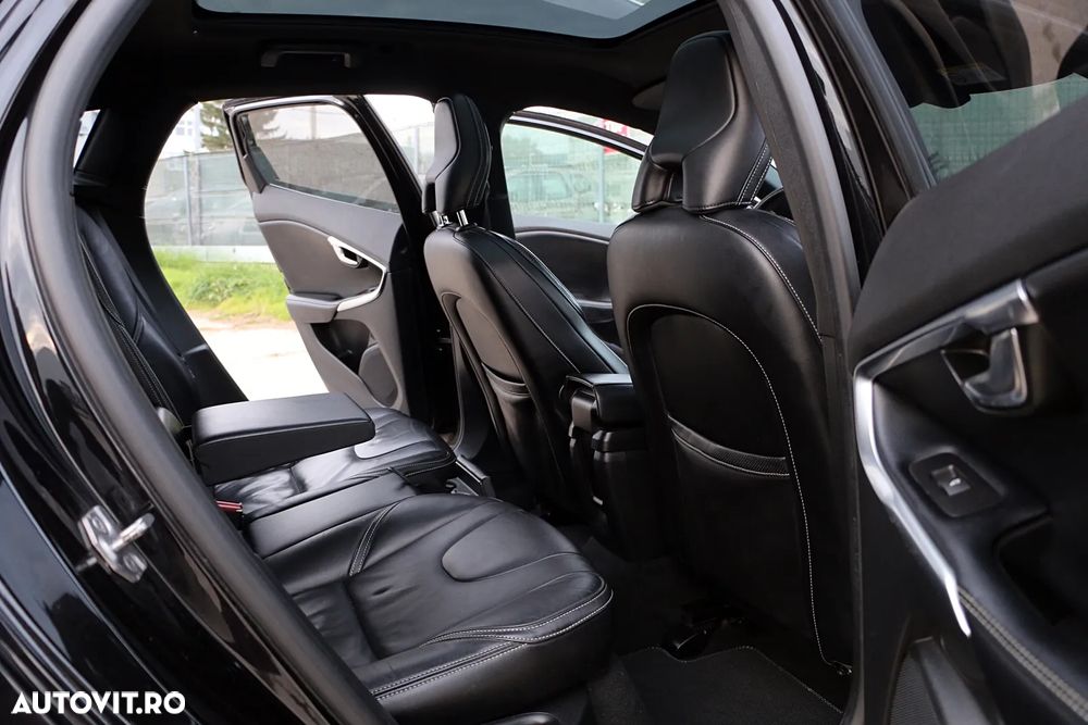 Volvo V40 D3 R-Design - 17