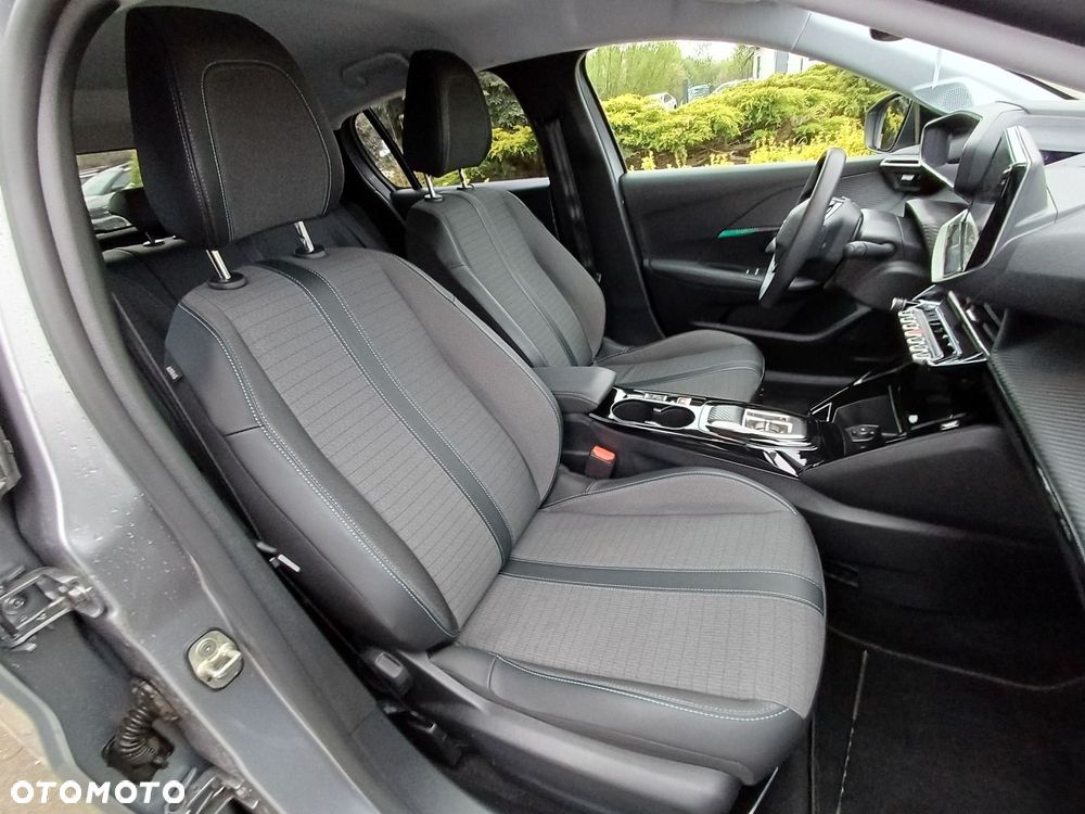 Peugeot 208 - 13