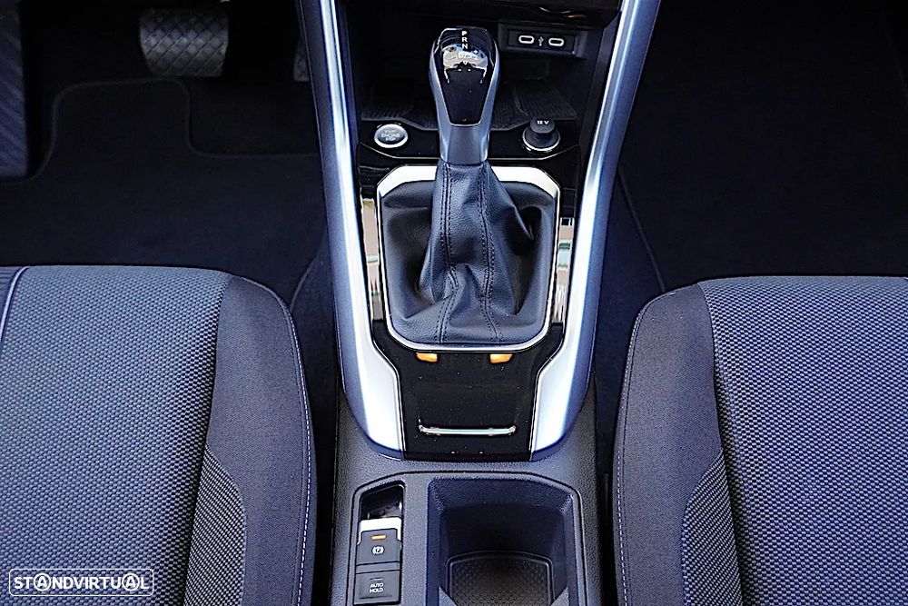 VW T-Roc 1.5 TSI Urban DSG - 31