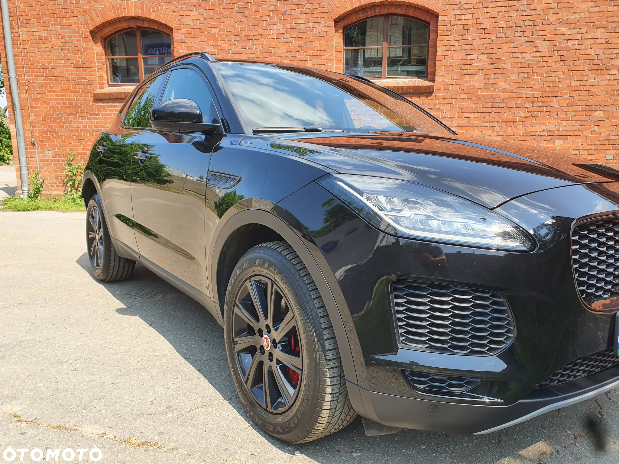 Jaguar E-Pace D150 AWD R-Dynamic HSE - 2