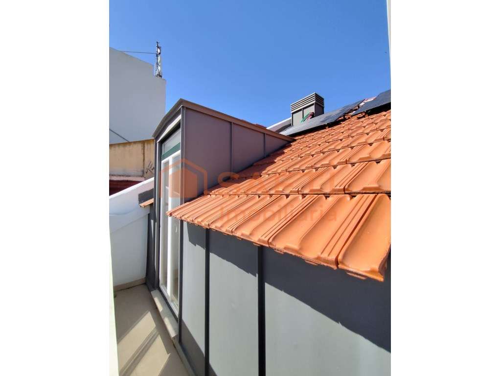Apartamento T2 remodelado, em zona histórica de Lisboa - Grande imagem: 4/11