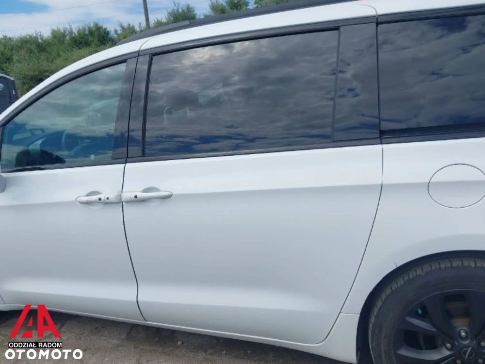 Chrysler Pacifica - 8