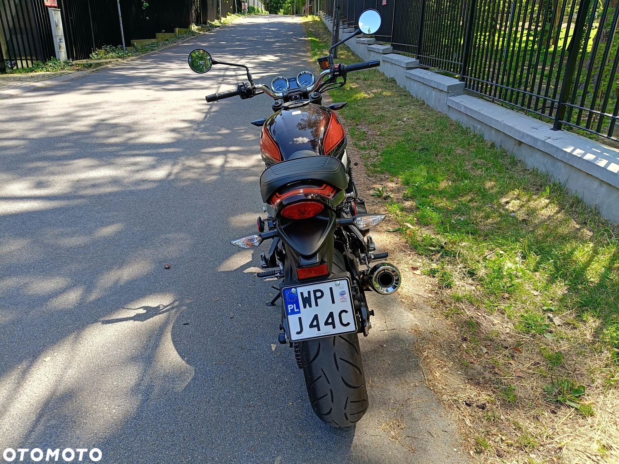 Kawasaki Z 900 RS - 6