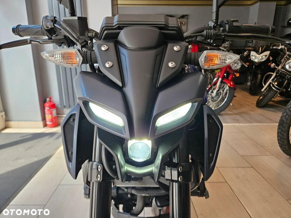Yamaha MT - 8