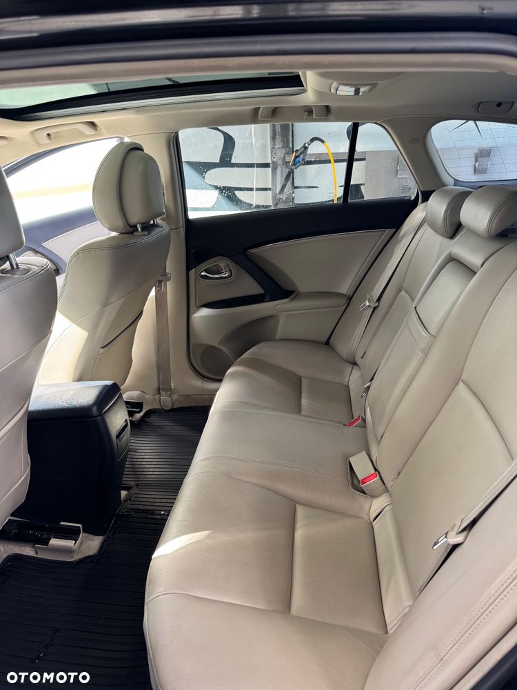 Toyota Avensis 2.2 D-4D Prestige NAVI - 11