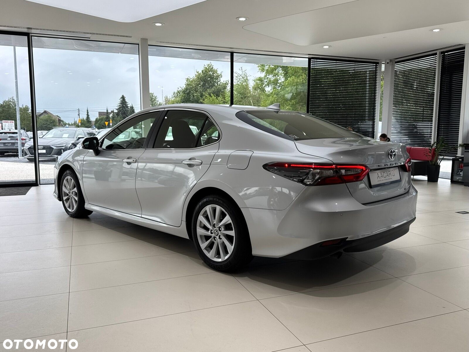 Toyota Camry - 3