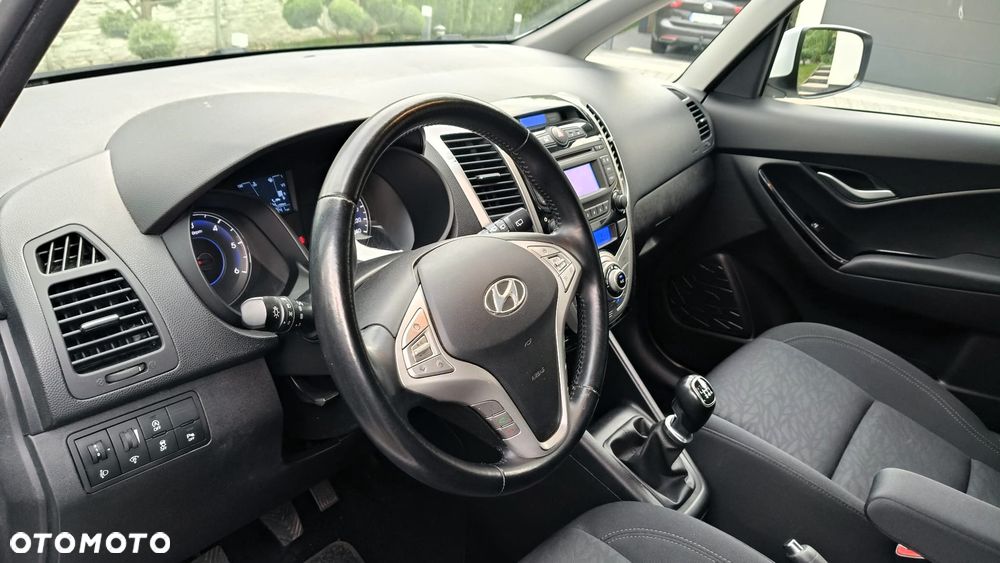 Hyundai ix20 - 12