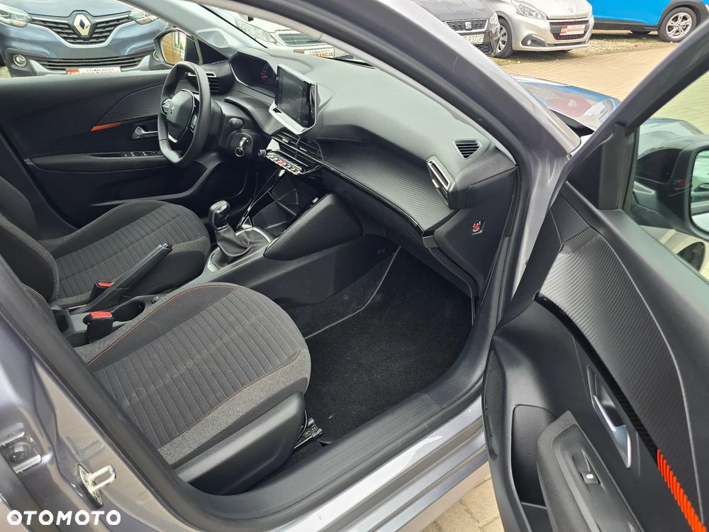 Peugeot 208 - 11