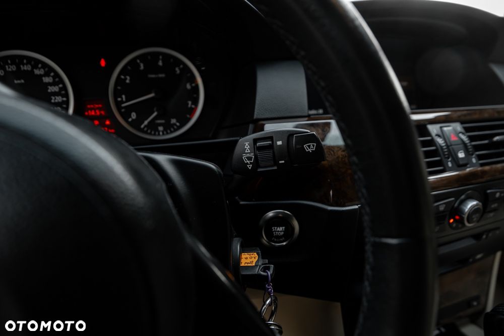 BMW Seria 5 530i - 28