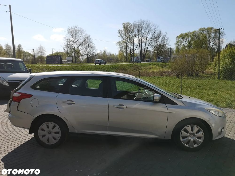 Ford Focus 1.6 TDCi DPF Ambiente - 17