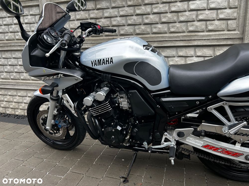 Yamaha FZS - 16