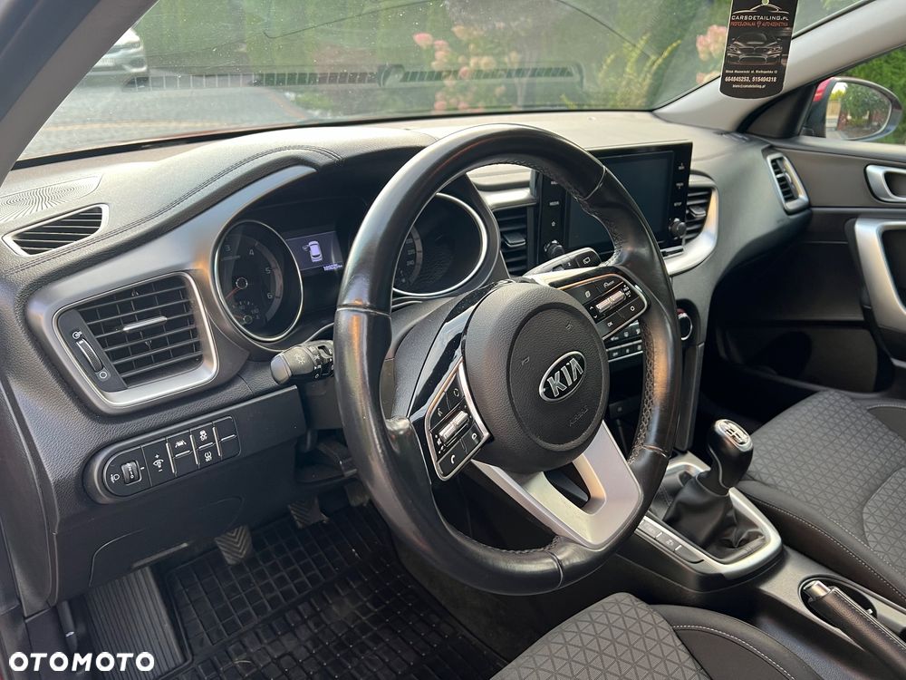 Kia Ceed 1.6 CRDi SCR M - 17