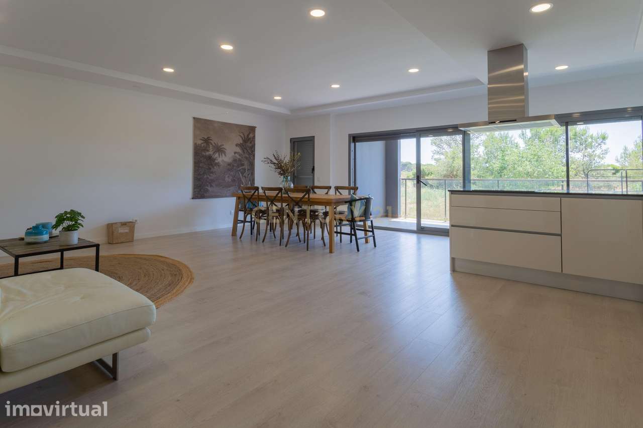 Apartamento T3+2  como novo - Quinta de St. Teresa – Charneca da Capar - Grande imagem: 2/34