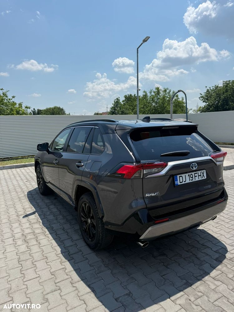 Toyota RAV4 - 6
