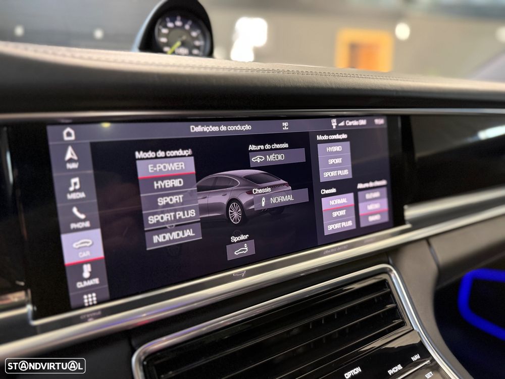 Porsche Panamera 4 E-Hybrid - 27