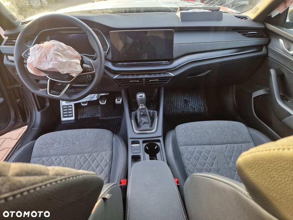 Skoda Octavia 1.5 TSI ACT Sportline - 8