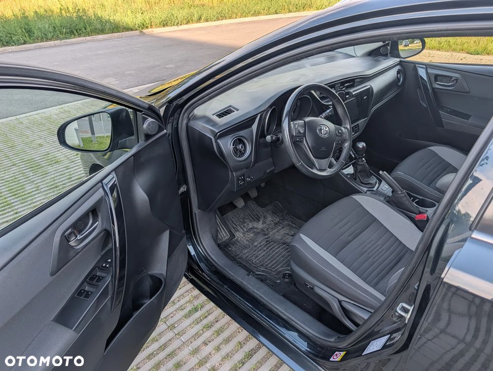 Toyota Auris 1.6 Premium - 7