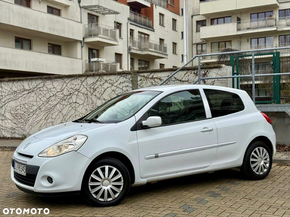 Renault Clio 1.5 dCi Authentique - 8