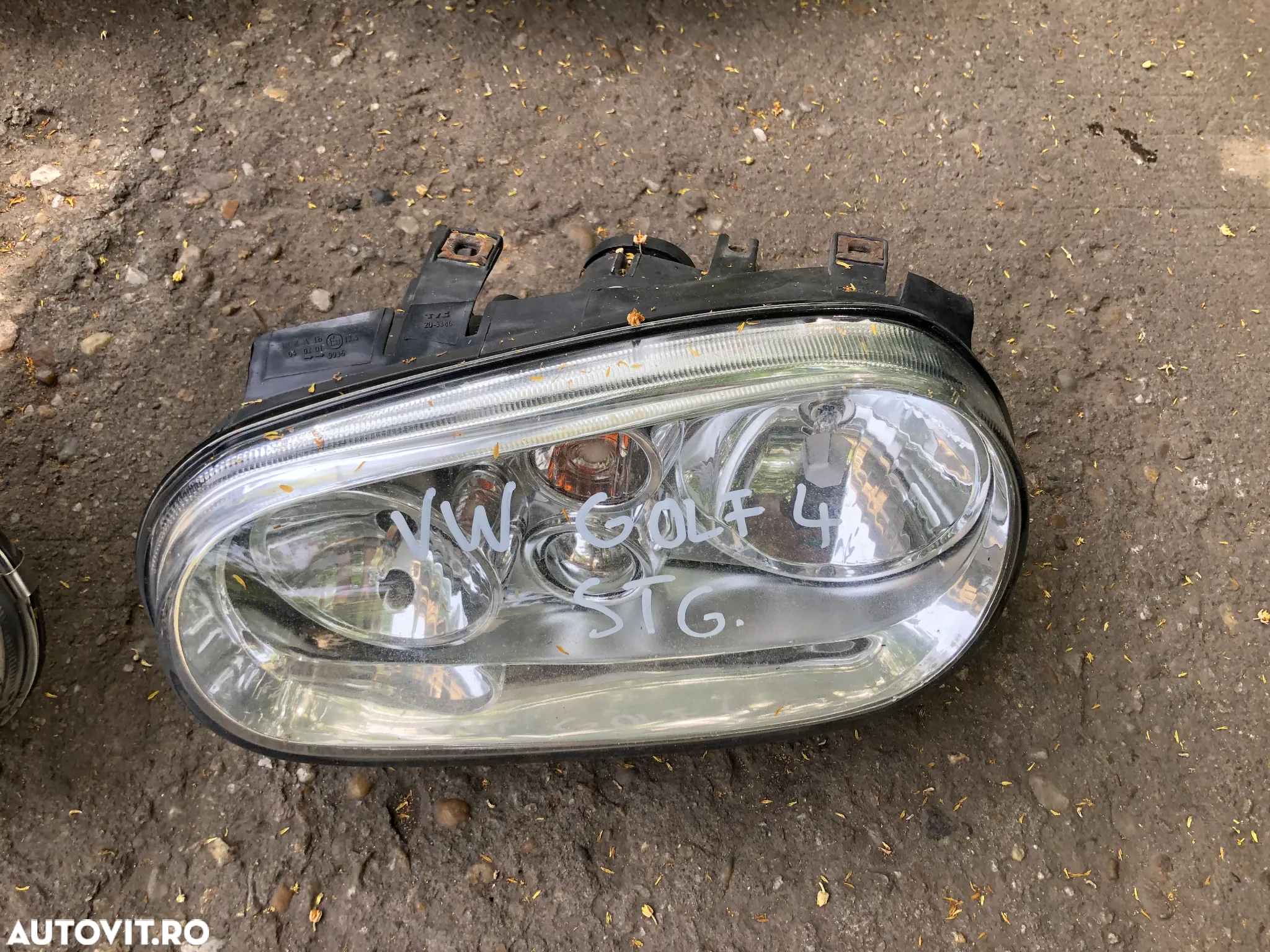 Far stanga/far dreapta Volkswagen Golf 4 halogen - 4