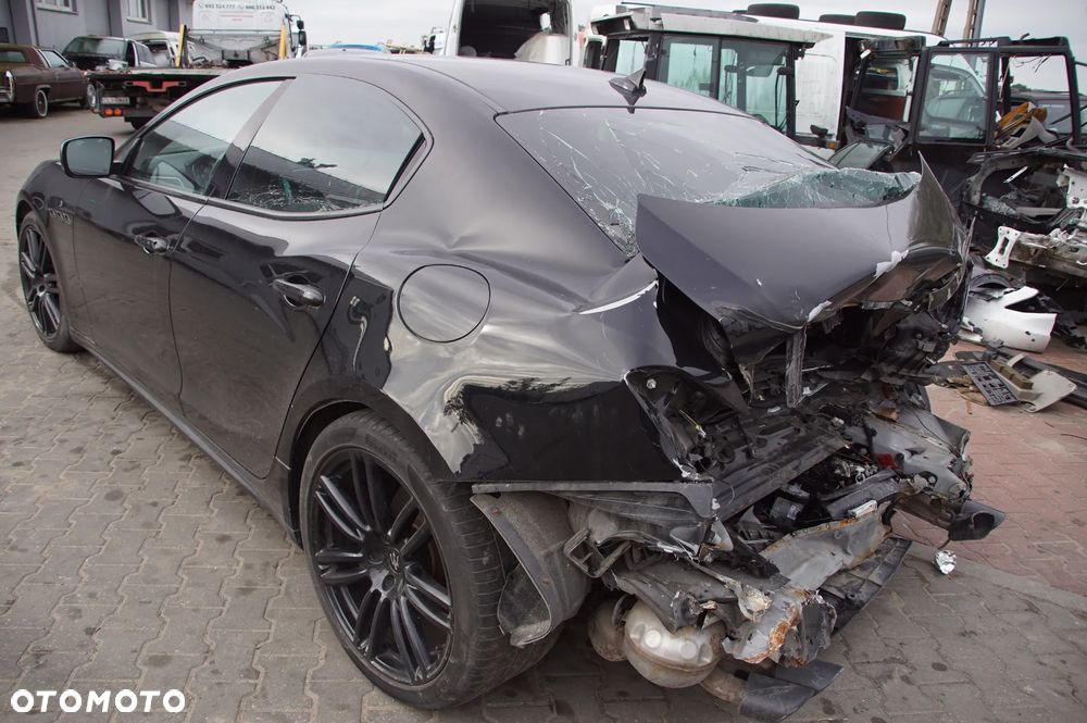 Pojazd na części 692106889 MASERATI GHIBLI 3.0 D 2014 nero vr. 820/a deska konsola silnik kierownica skrzynia drzwi maska zderzak lampa grill felgi 20 cali silnik błotnik szyba - 24