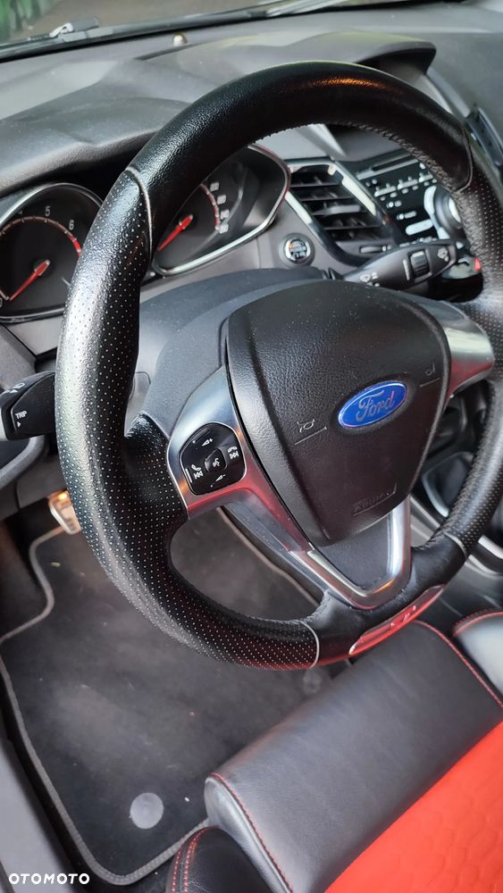 Ford Fiesta 1.6 EcoBoost ST - 27