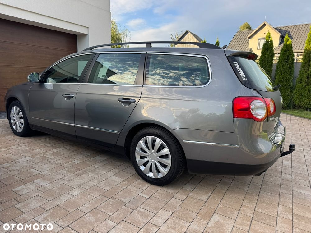Volkswagen Passat 2.0 TDI Individual - 11