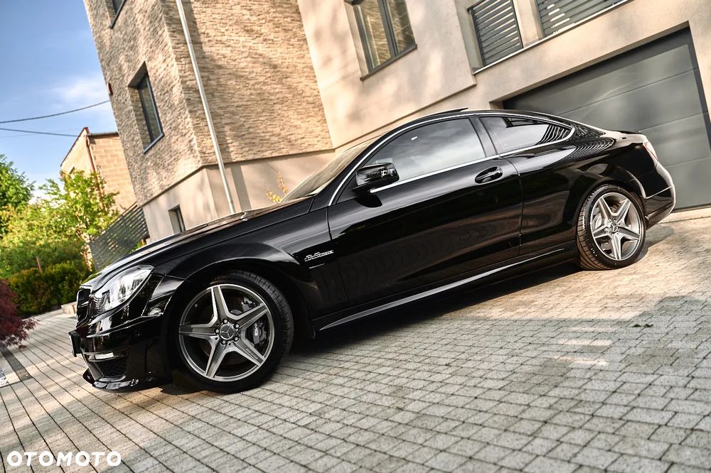 Mercedes-Benz Klasa C 63 AMG - 7