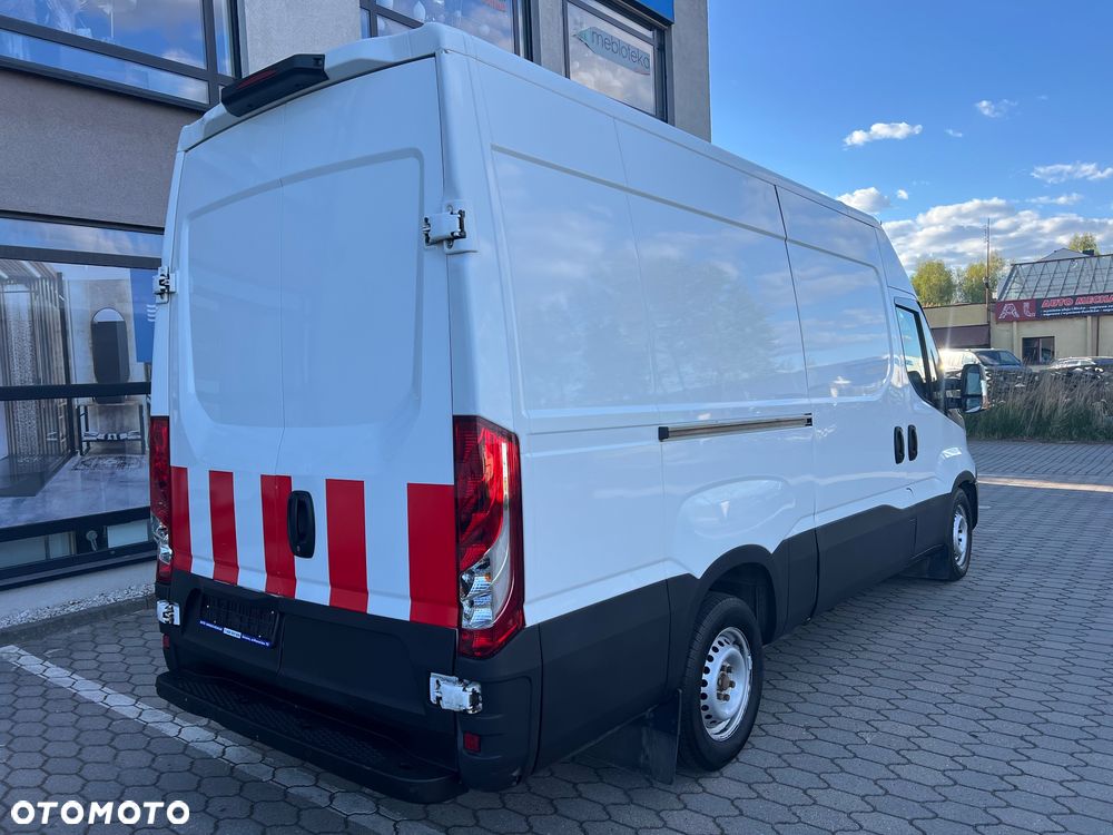 Iveco DAILY 35s18 L3H2 - 17