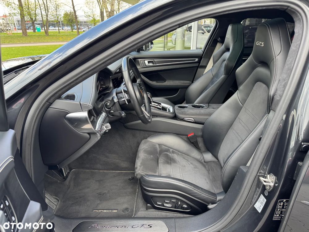Porsche Panamera GTS - 27